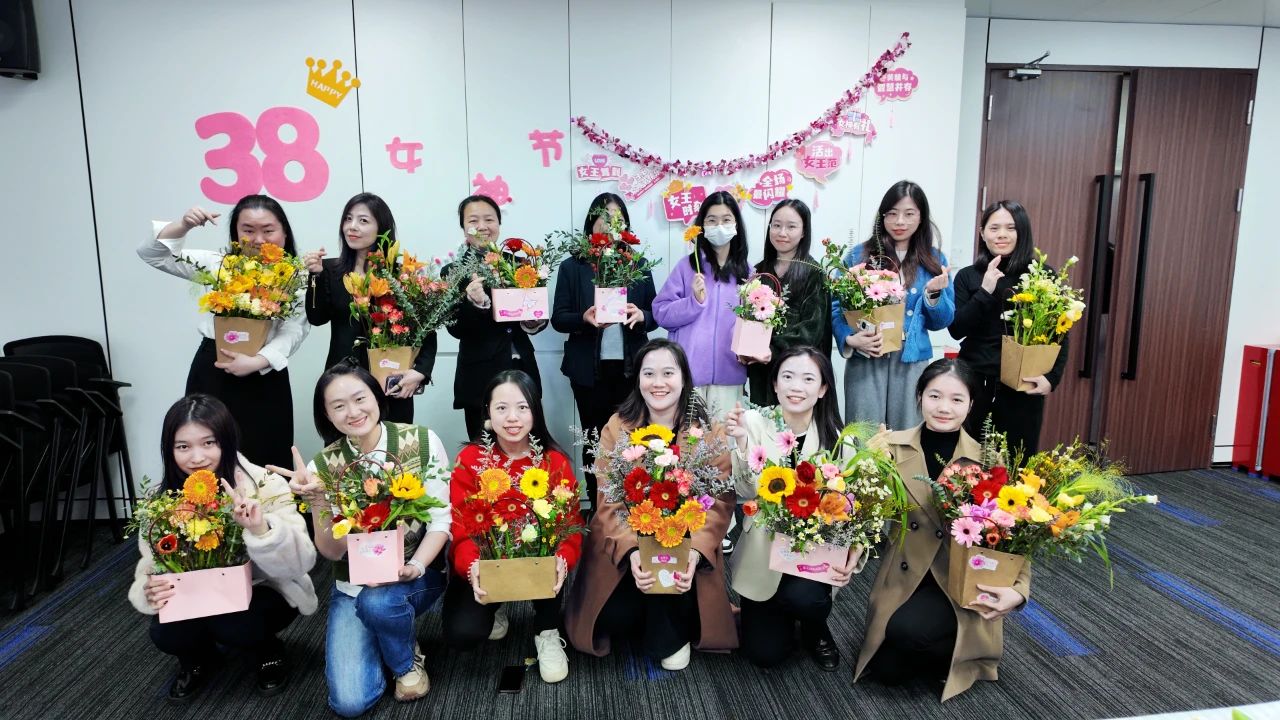 智洋凯成党建 | 智洋凯成律所党支部开展“三八”妇女节插花活动